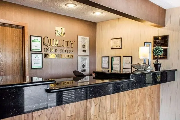 Quality Inn & Suites Davenport near I-80