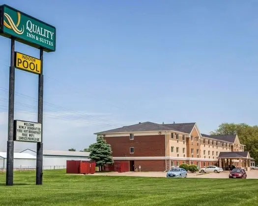 Quality Inn & Suites Davenport near I-80 - Öne Çıkan Resim