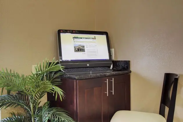 Quality Inn & Suites Des Moines Airport - Genel