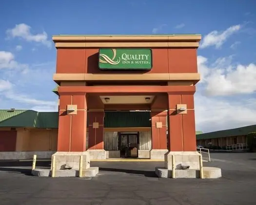 Quality Inn And Suites - Dış Mekan