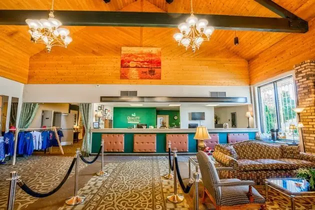 Quality Inn & Suites Escanaba - Lobi