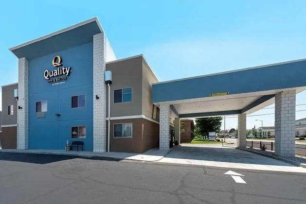 QUALITY INN SUITES EVANSVILLE DOWNTOWN