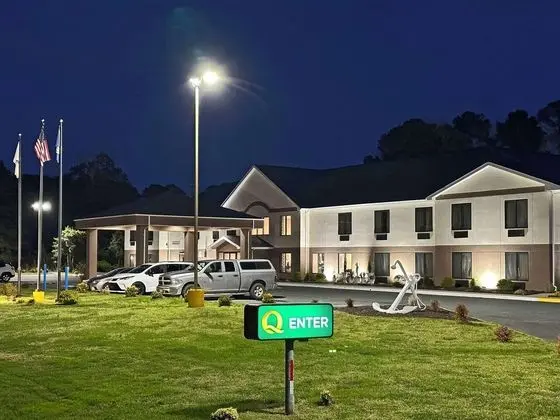 Quality Inn & Suites - Dış Mekan
