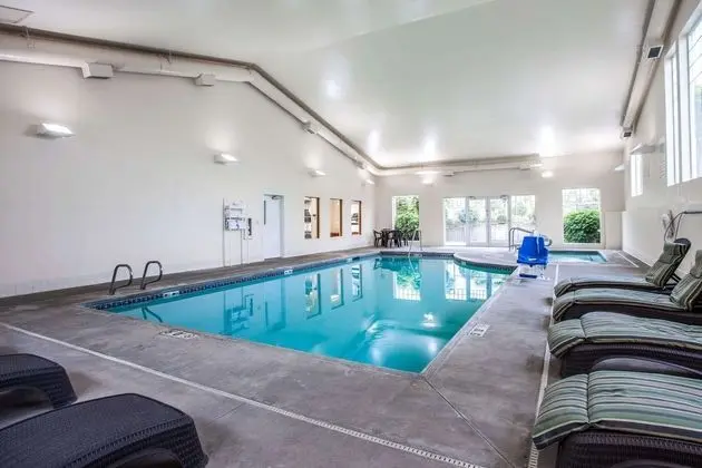 Quality Inn & Suites Federal Way - Seattle - Havuz