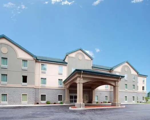 Quality Inn & Suites Fishkill South near I-84
