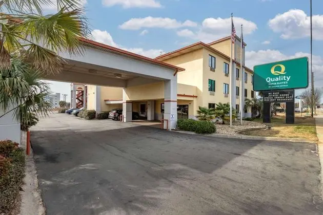 Quality Inn & Suites Ft. Jackson Maingate - Dış Mekan