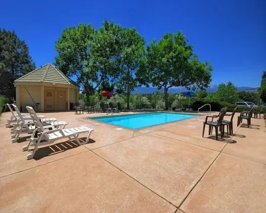 Quality Inn & Suites Garden of the Gods - Havuz