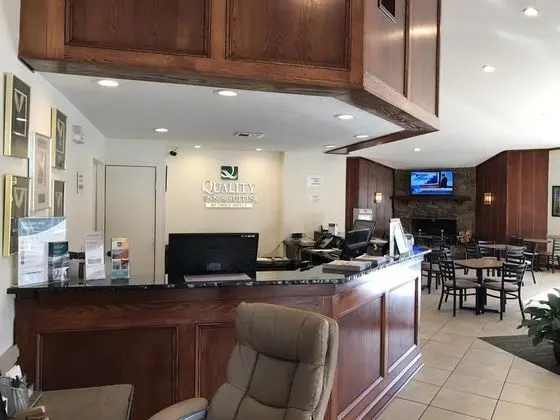 Quality Inn & Suites Garden of the Gods - Lobi