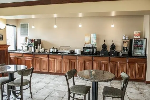 Quality Inn & Suites Greenfield I-70