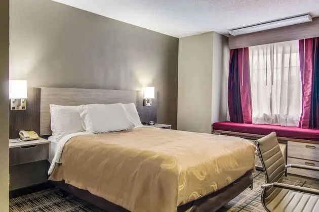 Quality Inn & Suites Grove City - Outlet Mall