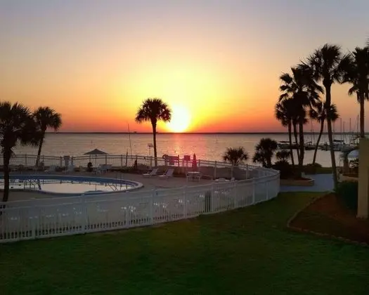 Quality Inn & Suites Gulf Breeze