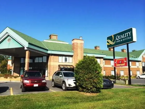 Quality Inn and Suites Hawkesbury