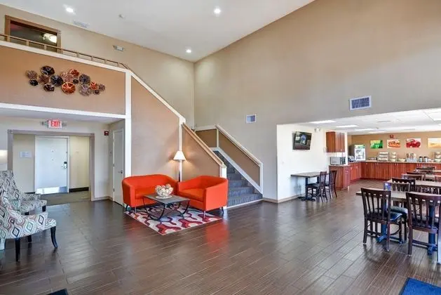 Quality Inn & Suites Heritage Park - Lobi