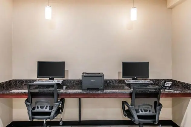 Quality Inn & Suites Houghton