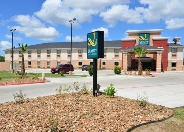 Quality Inn & Suites Kenedy  Karnes City
