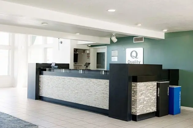 Quality Inn & Suites Lathrop - Lobi