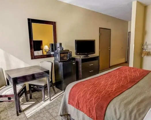 Quality Inn & Suites Lenexa Kansas City