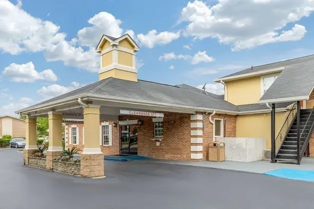 Quality Inn & Suites - Dış Mekan