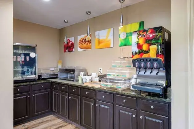 Quality Inn & Suites Lumberton - Kahvaltı