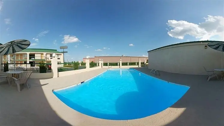 Quality Inn & Suites Macon North