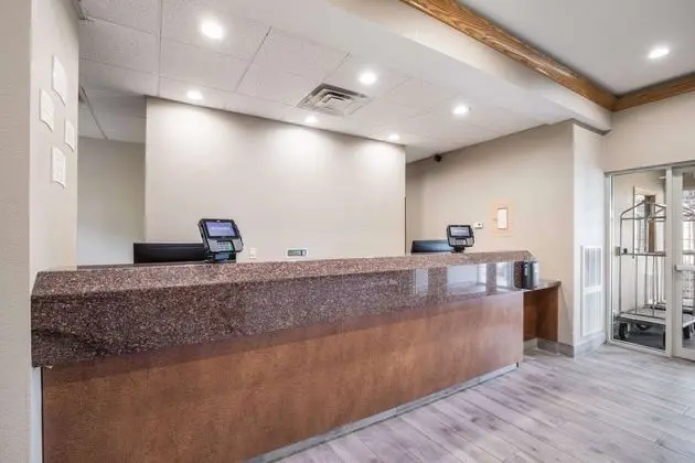 Quality Inn & Suites Madison Area - Lobi