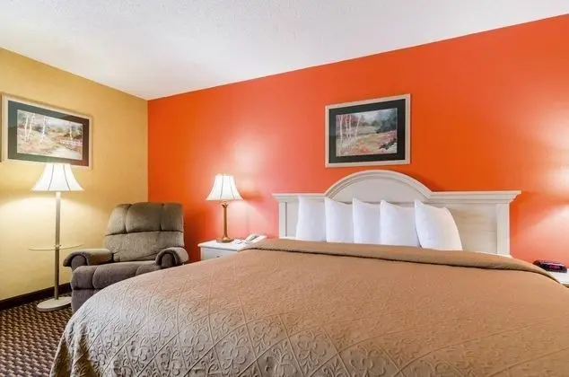 Quality Inn & Suites Manhattan Area