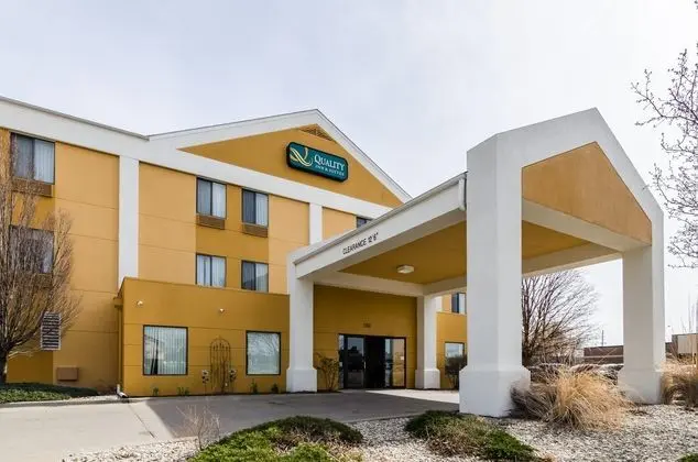 Quality Inn & Suites Manhattan Area