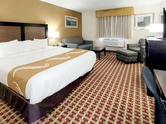 Quality Inn And Suites - Oda