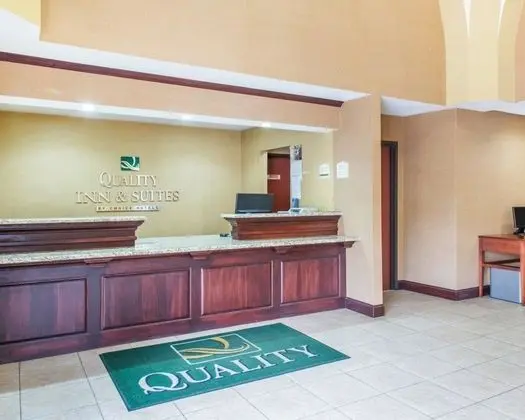 Quality Inn & Suites - Lobi