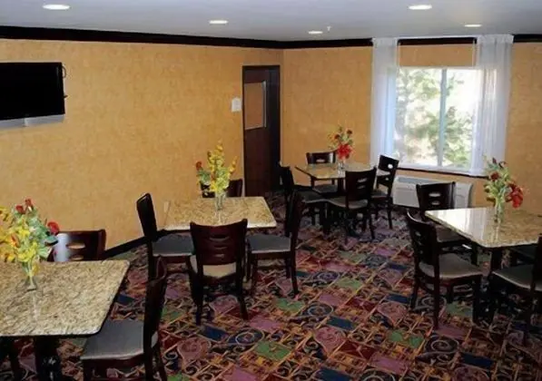 Quality Inn & Suites - Yerinde Yemek