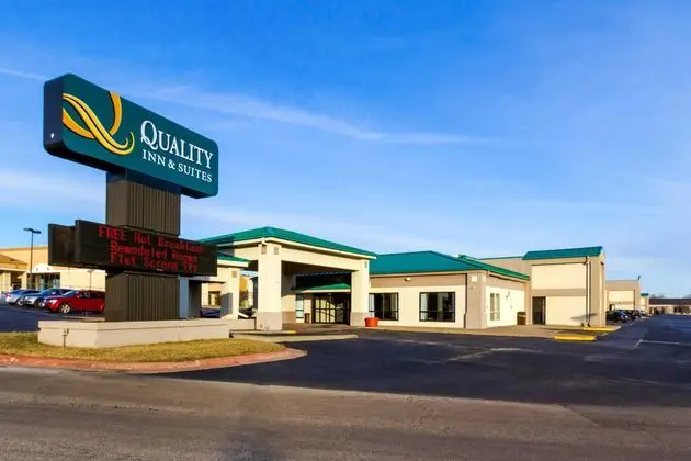 Quality Inn & Suites Moline-Quad Cities