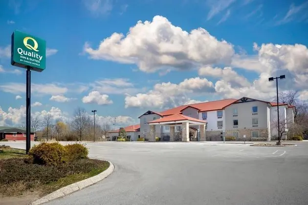 Quality Inn & Suites - Dış Mekan