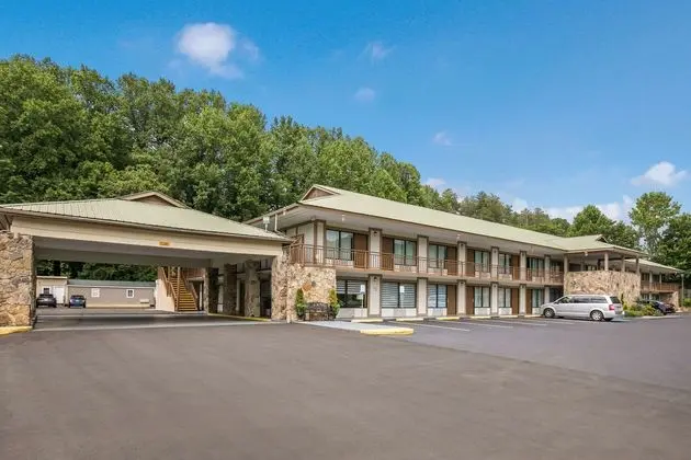 Quality Inn & Suites Mt. Chalet - Dış Mekan