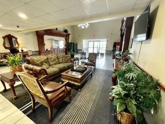 Quality Inn & Suites near Cleburne Conf Center - Lobi