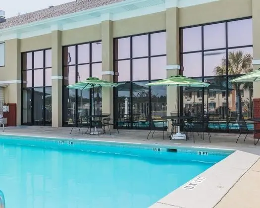 Quality Inn & Suites near Coliseum and Hwy 231 North