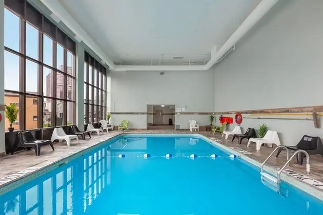 Quality Inn & Suites Niagara Falls - Havuz