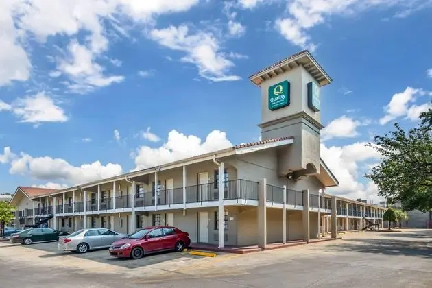 Quality Inn & Suites North Charleston - Dış Mekan