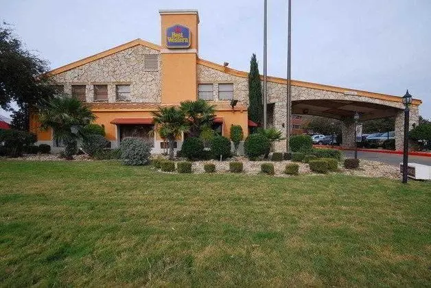 Quality Inn & Suites North Richland Hills