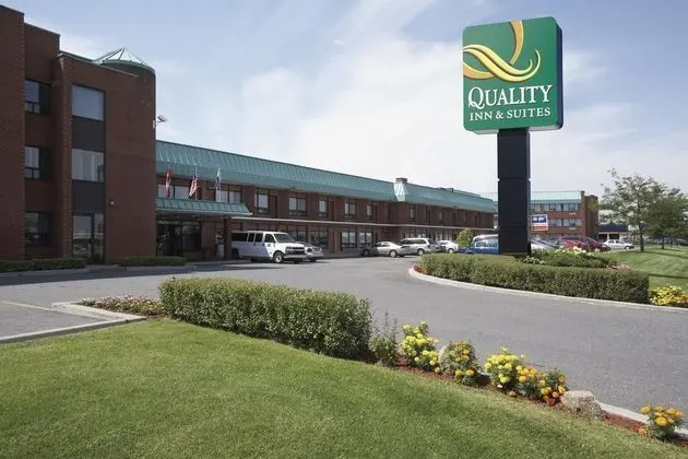 Quality Inn & Suites P.E. Trudeau Airport