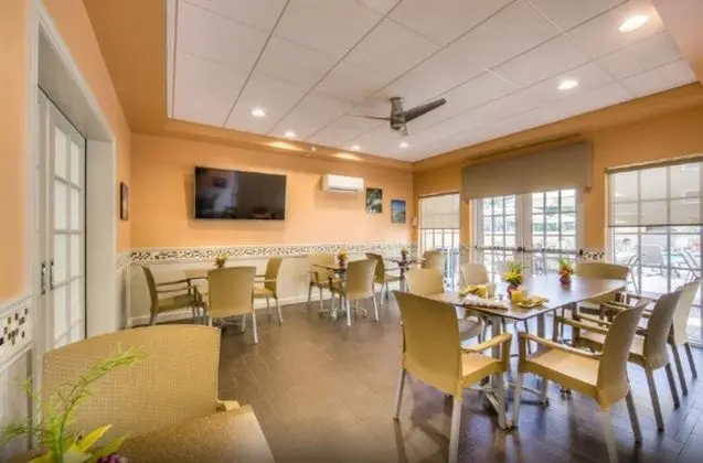 Quality Inn & Suites at Park Shore
