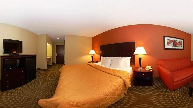 Quality Inn & Suites Pine Bluff