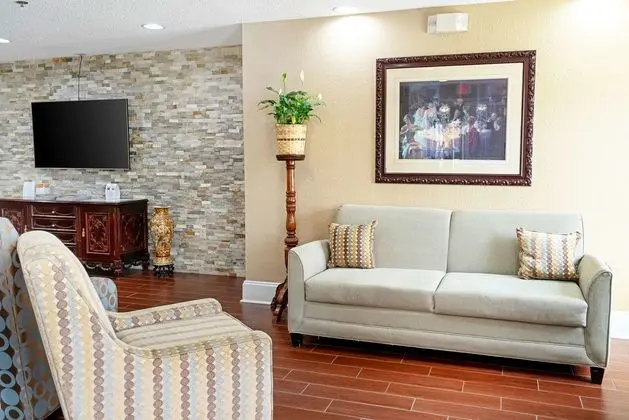 Quality Inn & Suites Robbinsville - Lobi