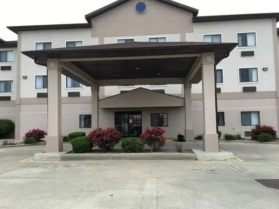 QUALITY INN & SUITES Salem Area