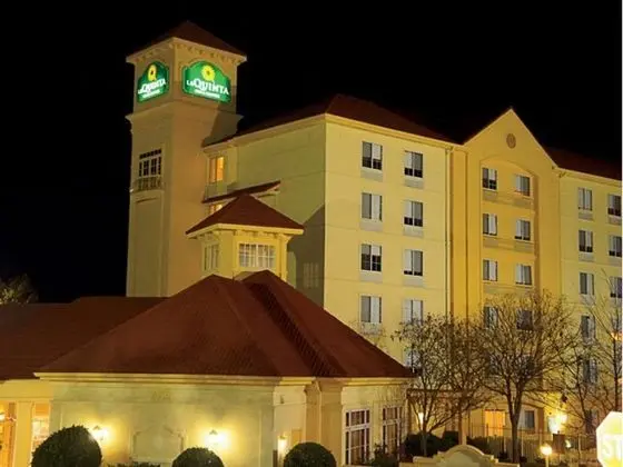 Quality Inn & Suites Six Flags Area