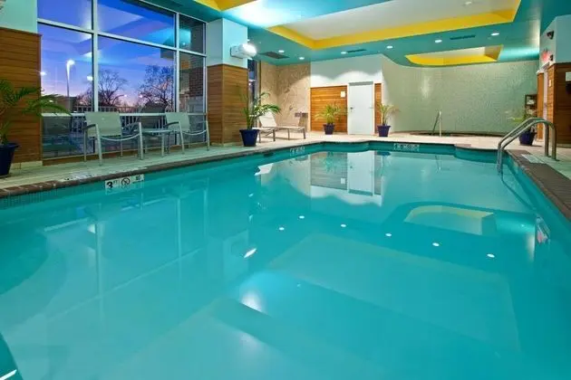 Quality Inn & Suites Six Flags Area - Havuz