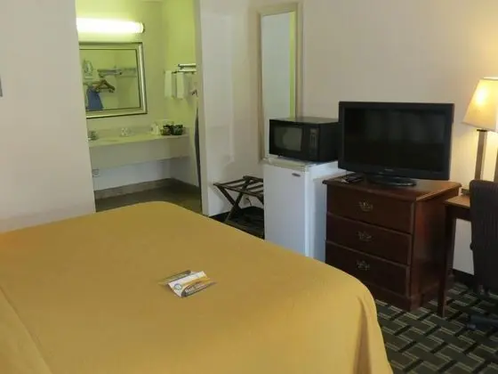 Quality Inn & Suites Southlake - Genel