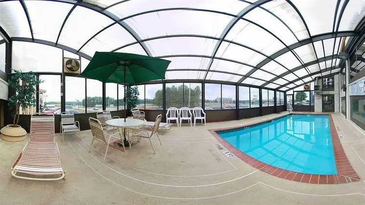 Quality Inn & Suites Southlake - Genel