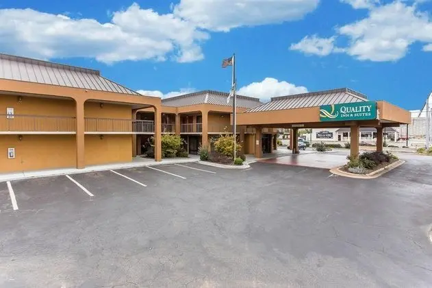 Quality Inn & Suites (Statesville)