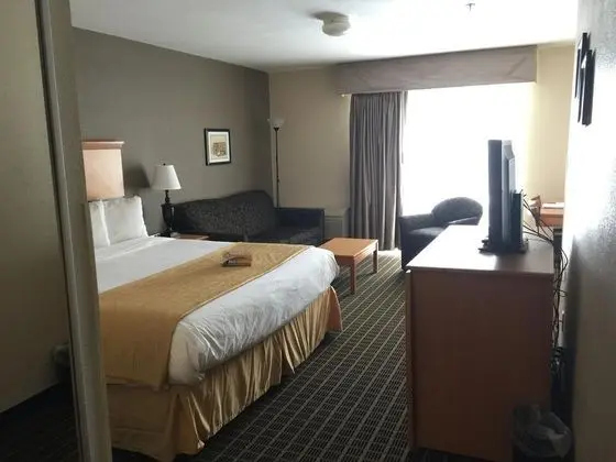 Quality Inn & Suites Summit County