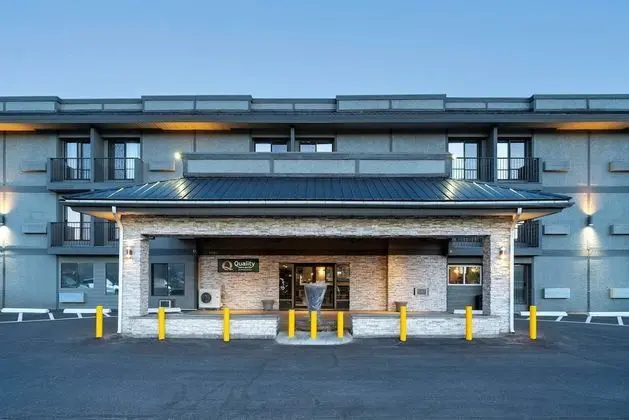 Quality Inn & Suites - Dış Mekan